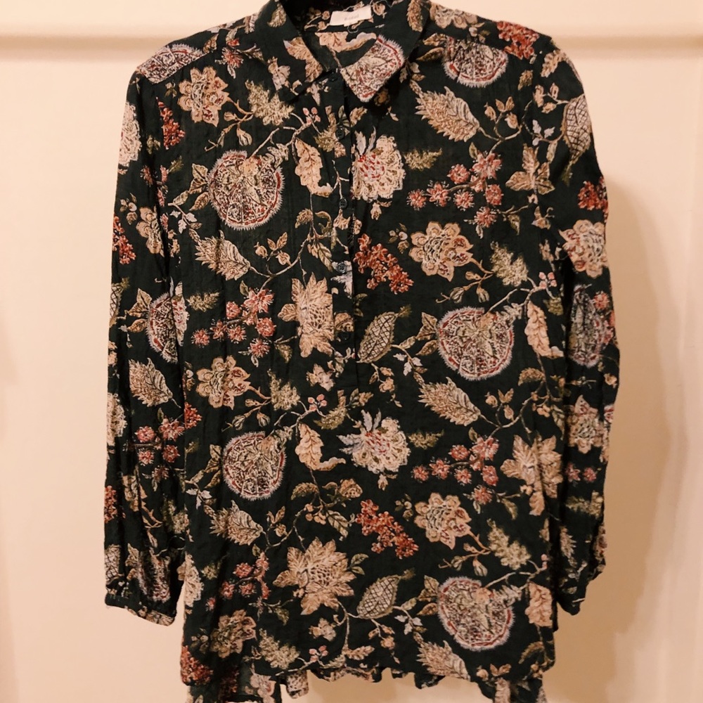 Floral pattered blouse with peplum detail!